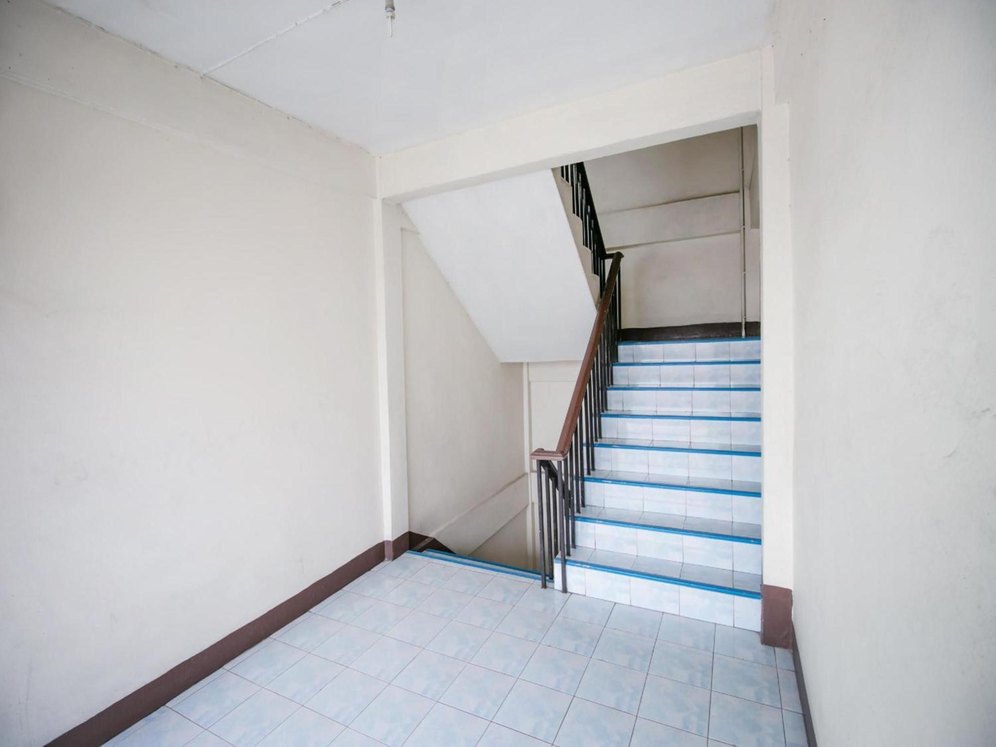 Oyo 525 Mrt Phetkasem 48-1 Place Bangkok Buitenkant foto